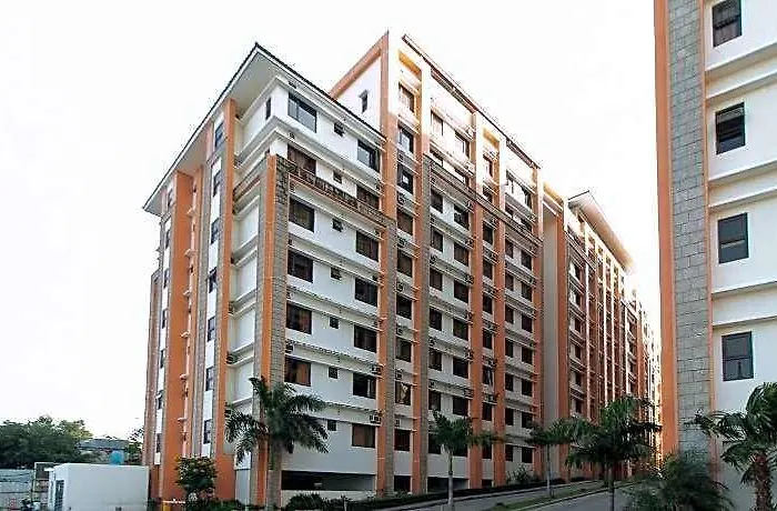 Hotel Reddoorz @ Cuarto Staycation *