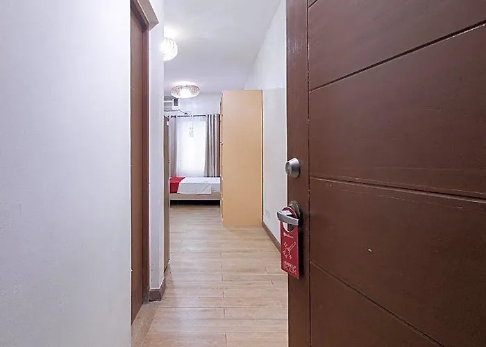 Hotel Reddoorz @ Cuarto Staycation *