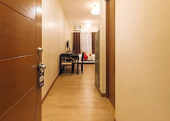 Reddoorz @ Cuarto Staycation Hotel *