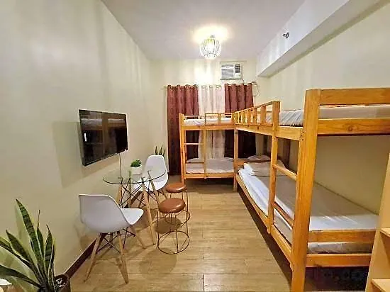 Hotel Reddoorz @ Cuarto Staycation *